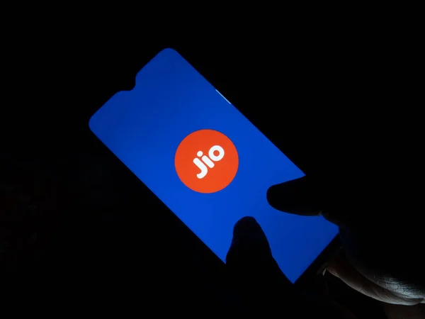 Mobil ekranda Jio uygulaması veya simgesi.