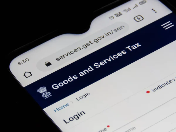 Cep telefonunda mal ve hizmet vergisinin taranması veya GST dönüşü veya e-doldurulması.