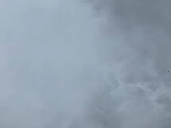 Vista Del Cielo Gris Con Nubes — Foto de Stock