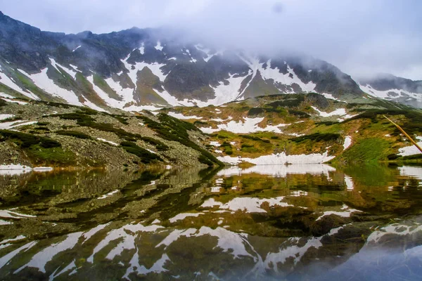 Jeziora Górskie Dolina Pięciu Stawów Tatrach Deszczowy Dzień Strzelanie Kroplami — Zdjęcie stockowe