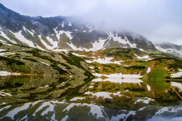 Bergen Meren Vallei Van Vijf Vijvers Tatra Een Regenachtige Dag — Stockfoto