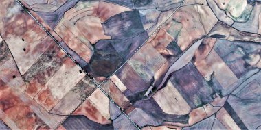 Mavi saat, Picasso 'ya övgü, İspanya' nın soyut fotoğrafı, hava manzarası, insan çalışma kamplarının temsili, soyut, kübizm, soyut doğalcılık.,