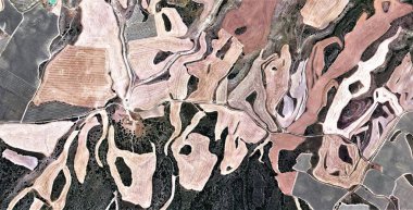 Kalıntılar, Picasso anısına, İspanya 'nın soyut fotoğrafçılığı, hava görüşü, insan çalışma kamplarının temsili, soyut, kübizm, soyut doğalcılık.,