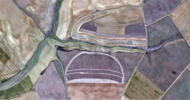 kompozisyon, Picasso 'ya övgü, havadan İspanya sahalarının soyut fotoğrafları, hava görüşü, insan çalışma kamplarının temsili, soyut sanat, 