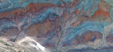 Sonbaharda bitkiler, Afrika çöllerinin soyut fotoğraflarının havadan çekilmesi. Çöl manzaralarının havadan görünüşü, Tür: Soyut doğalcılıktan, mecazi, çağdaş fotoğraf sanatına kadar