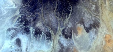 Büyülü Orman, Afrika çöllerinin soyut fotoğraflarının havadan çekilmesi. Çöl manzaralarının havadan görünüşü, Tür: Soyut doğalcılıktan, mecazi, çağdaş fotoğraf sanatına kadar