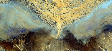 Phoenix, Afrika çöllerinin havadan soyut fotoğrafçılığı. Çöl manzaralarının havadan görünüşü, Tür: Soyut doğalcılıktan, mecazi, çağdaş fotoğraf sanatına kadar