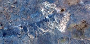 Işık ışını, Afrika çöllerinin gökyüzünden soyut fotoğraflanması, çöl manzaralarının havadan görünüşü, Tür: Soyut doğalcılık, mecazi, çağdaş fotoğrafa 