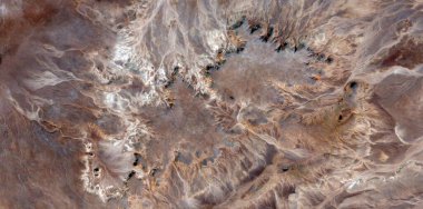 taşlaşmış flora, Afrika çöllerinin havadan çekilmiş soyut fotografları, çöl manzaralarının havadan görünüşü, Tür: Soyut doğalcılık, soyut, mecazi, çağdaş fotoğraftan 