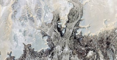 Savaştan sonra, Afrika çöllerinin havadan soyut fotoğraflanması, çöl manzaralarının havadan görünüşü, türü: soyut doğalcılık, mecazi, çağdaş fotoğrafa 