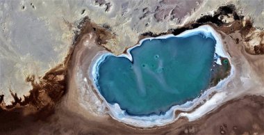 serap, siyah altın, kirlenmiş çöl kumu, Pollock 'a övgü, Afrika çöllerinin havadan soyut fotoğrafçılığı, hava manzarası, soyut dışavurumculuk, çağdaş sanat, 