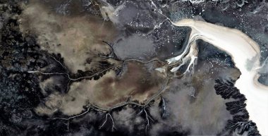 Kış fırtınası, Afrika çöllerinin gökyüzünden soyut fotoğraflanması, çöl manzaralarının havadan görünüşü, Tür: Soyut doğalcılık, mecazi, çağdaş fotoğrafa kadar 