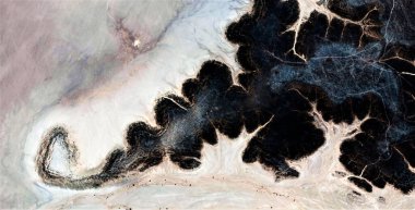ejderha kuyruğu, Afrika çöllerinin havadan görünüşü, çöl manzaralarının havadan görünüşü, türü: soyut doğalcılıktan mecazi ve çağdaş fotoğrafa kadar 