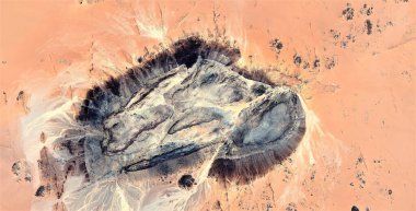 Baba, Afrika çöllerinin havadan soyut fotoğrafçılığı, çöl manzaralarının havadan bakışı, Tür: Soyut doğalcılık, mecazi, çağdaş fotoğrafa 