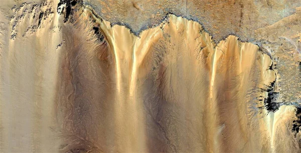 Abyssal uçurumlar, Afrika çöllerinin havadan soyut fotoğrafları, çöl manzaralarının havadan görünüşü, Tür: Soyut doğalcılık, soyut, mecazi, çağdaş fotoğrafa 
