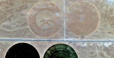 Rüzgarın gücü, çöldeki insan çiftlikleri, Pollock 'a hürmetler, Afrika çöllerinin soyut fotoğrafçılığı, havadan bakış, soyut dışavurumculuk, çağdaş sanat,