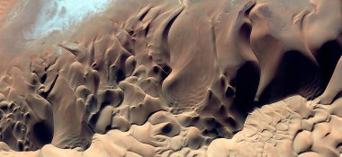 Rüzgâr çömlekleri, Afrika çöllerinin havadan çekilmiş soyut fotoğrafları, çöl manzaralarının havadan görünüşü, Tür: Soyut doğalcılık, mecazi, çağdaş fotoğrafa kadar 