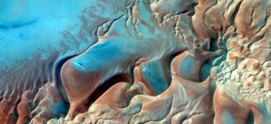 Rüzgâr çömlekleri, Afrika çöllerinin havadan çekilmiş soyut fotoğrafları, çöl manzaralarının havadan görünüşü, Tür: Soyut doğalcılık, mecazi, çağdaş fotoğrafa kadar 