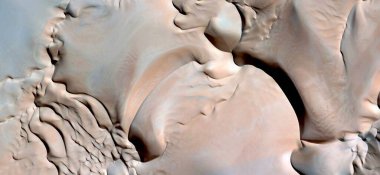 Rüzgâr çömlekleri, Afrika çöllerinin havadan çekilmiş soyut fotoğrafları, çöl manzaralarının havadan görünüşü, Tür: Soyut doğalcılık, mecazi, çağdaş fotoğrafa kadar 