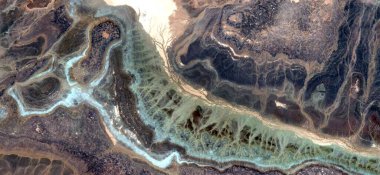 Radyoaktif solucan, Afrika çöllerinin havadan soyut fotoğraflanması, çöl manzaralarının havadan görünüşü, Tür: Soyut doğalcılık, soyut, mecazi, çağdaş fotoğrafa 