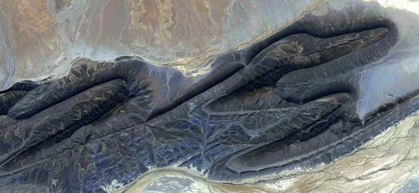 化石翼龙 从空中对非洲沙漠的抽象摄影 沙漠景观的航拍 抽象自然主义 从抽象到具象的当代照片 — 图库照片