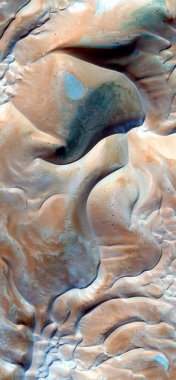 Rüzgâr çömlekçiliği, Afrika çöllerinin dikey soyut fotoğrafçılığı, çöl manzaralarının havadan görünüşü, türü: soyut doğalcılık, soyuttan mecazlara, , 