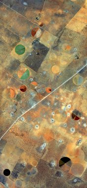 Anaokulu, Afrika çöllerinin havadan dikey soyut fotoğrafları, çöl manzaralarının havadan görünüşü, Tür: Soyut doğalcılık, soyut soyuttan mecazî resme, 