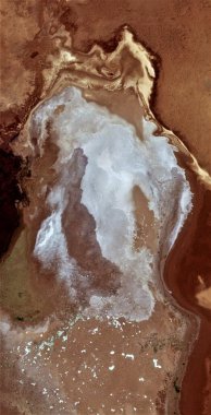 Dünya metastazı, siyah altın, kirli çöl kumu, Pollock 'a övgü, Afrika çöllerinin dikey soyut fotoğrafçılığı, havadan bakış, soyut dışavurumculuk, soyut doğalcılık.