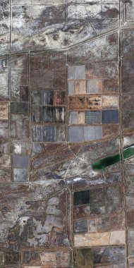 Rüzgarın gücü, çöldeki insan çiftlikleri, Pollock 'a övgü, Afrika çöllerinin havadan görünüşü, soyut dışavurumculuk, çağdaş sanat