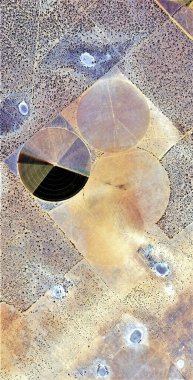Anaokulu, Afrika çöllerinin havadan dikey soyut fotoğrafları, çöl manzaralarının havadan görünüşü, Tür: Soyut doğalcılık, soyut soyuttan mecazî resme, 