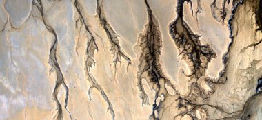 Göç, Afrika çöllerinin havadan çekilmiş soyut fotoğrafları. Çöl manzaralarının havadan görünüşü, Tür: Soyut doğalcılık, mecazi ve çağdaş fotoğraftan