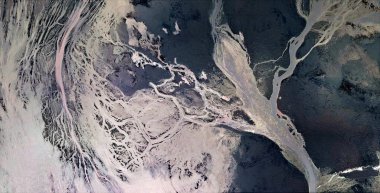 Kontamine olmuş Antarktika, Afrika çöllerinin havadan çekilmiş soyut fotoğrafları, çöl manzaralarının havadan görünüşü, Tür: Soyut doğalcılık, mecazi, çağdaş fotoğraflardan, stok fotoğraflarına kadar,