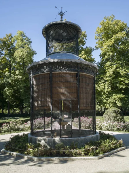 Umělecká Voliéra Zahradách Aranjuez Madrid Španělsko — Stock fotografie