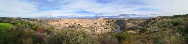 Panoráma Fénykép Város Toledo Spanyolország Láthatjuk Tagus Folyó Leghíresebb Műemlékek — Stock Fotó