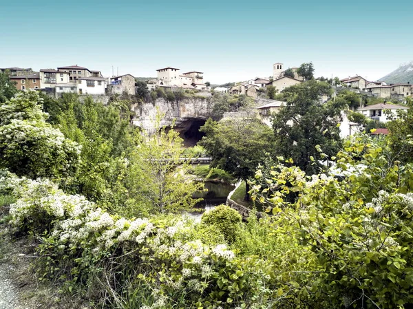 Ponte Pedra Natural Feita Por Rio Cidade Puentedey Comarca Las — Fotografia de Stock