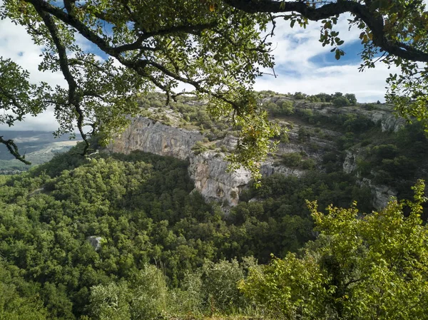 Monumentalny Kompleks Krasowy Ojo Guarena Las Merindades Burgos Hiszpania — Zdjęcie stockowe