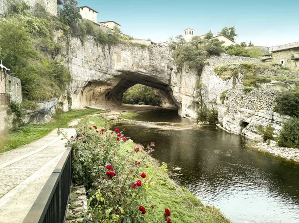 Puente Piedra Natural Realizado Por Río Localidad Puentedey Comarca Las — Foto de Stock