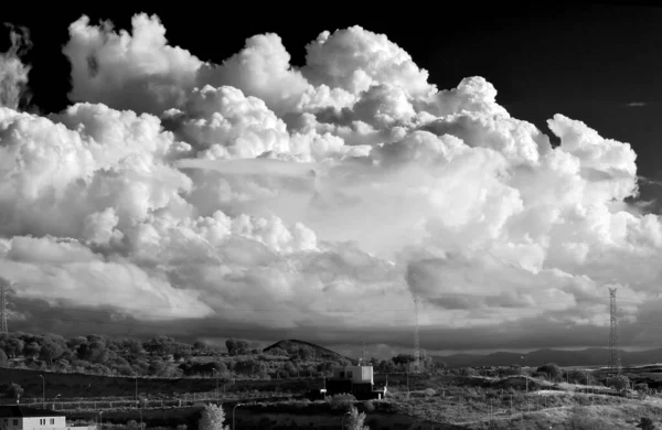 Výtvarné Umění Černobílá Fotografie Bouřkových Mraků Nad Krajinou Toleda Španělsko — Stock fotografie