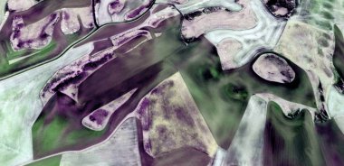 İspanya topraklarının havadan görünüşü, havadan görünüşü, çalışma kamplarının tasviri, soyut sanat eserleri.,