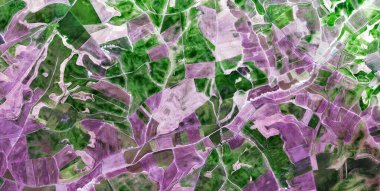 İspanya topraklarının havadan görünüşü, havadan görünüşü, çalışma kamplarının tasviri, soyut sanat eserleri.,