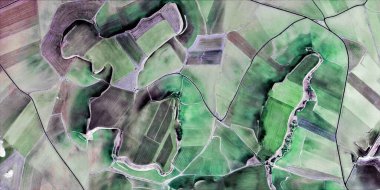 İspanya topraklarının havadan görünüşü, havadan görünüşü, çalışma kamplarının tasviri, soyut sanat eserleri.,