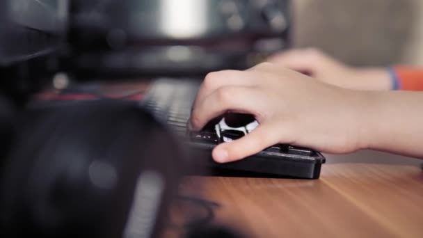 Boy Playing Computer Games Fingers Fingering Keys Close — Stock Video