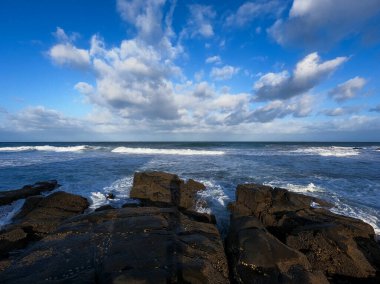 Ballito Güney Afrika 'da bulutlu sahil manzarası