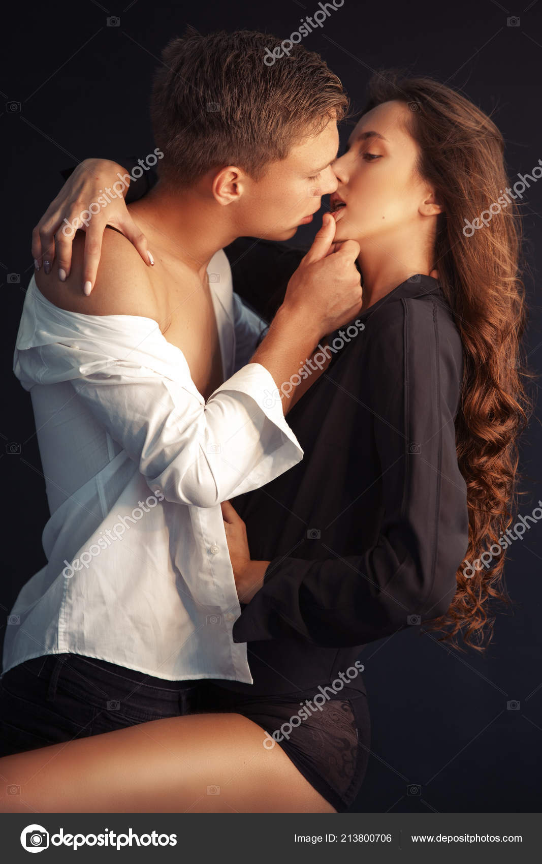 Portrait Young Couple Love Romantic Sexy Couple Black Background Sensual  Stock Photo by ©Msvitlychna 213800706