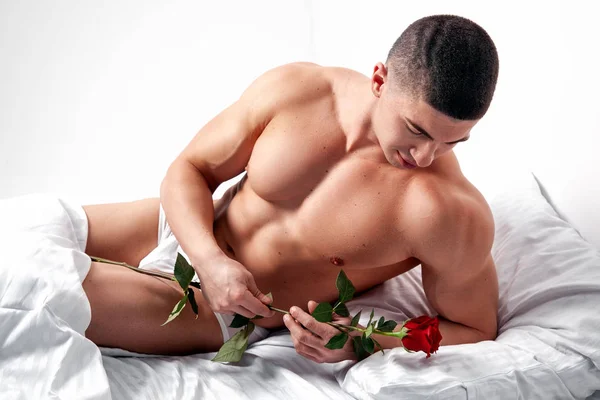 Handsome Muscular Man Red Rose Bad Covered White Blanket — Stock Photo, Image
