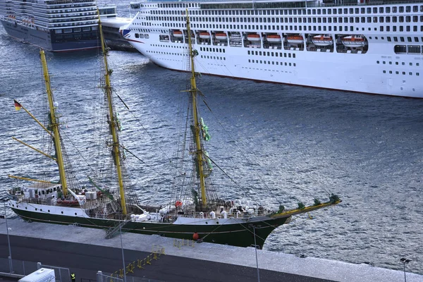 Navio Alto Porto Fuchal Ilha Portugal Trata Veleiro Utilizado Para — Fotografia de Stock