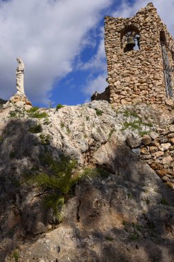 Mijas 23 Şubat 2018. Mijas Rock'da Virgin Şapeli. Mijas Andalucia denilen Güney İspanya alanının en güzel 'beyaz' köy biridir.