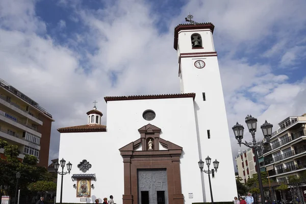 Fuengirola Lutego 2018The Parafialny Kościół Matki Bożej Miłosierdzia Mieście Fuengirola — Zdjęcie stockowe