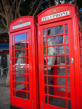 Gibraltar 22 Şubat 2018 telefon alışveriş merkezi Cebelitarık Rock tarih kutularında. Gibraltar İber Yarımadası manzaralı Cebelitarık Boğazı en güney ucu yer alan İngiliz denizaşırı toprağı olduğunu