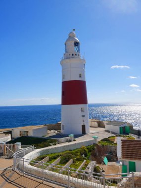 Gibraltar 22 Şubat 2018, Europa noktada deniz feneri Cebelitarık rock tarihinde ilk mı yoksa Avrupa'nın son deniz feneri manzaralı Cebelitarık Boğazı İber Yarımadası'nın uç Güney